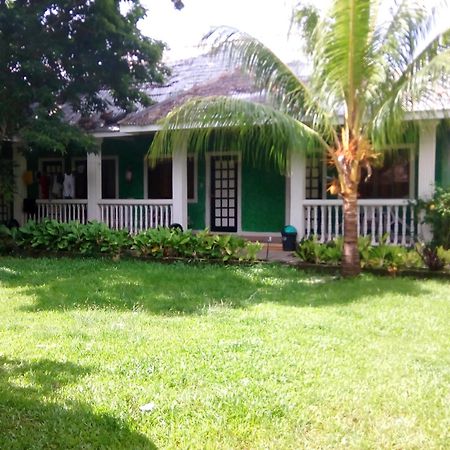 Villa Criselda Resort Balabag  Exterior foto